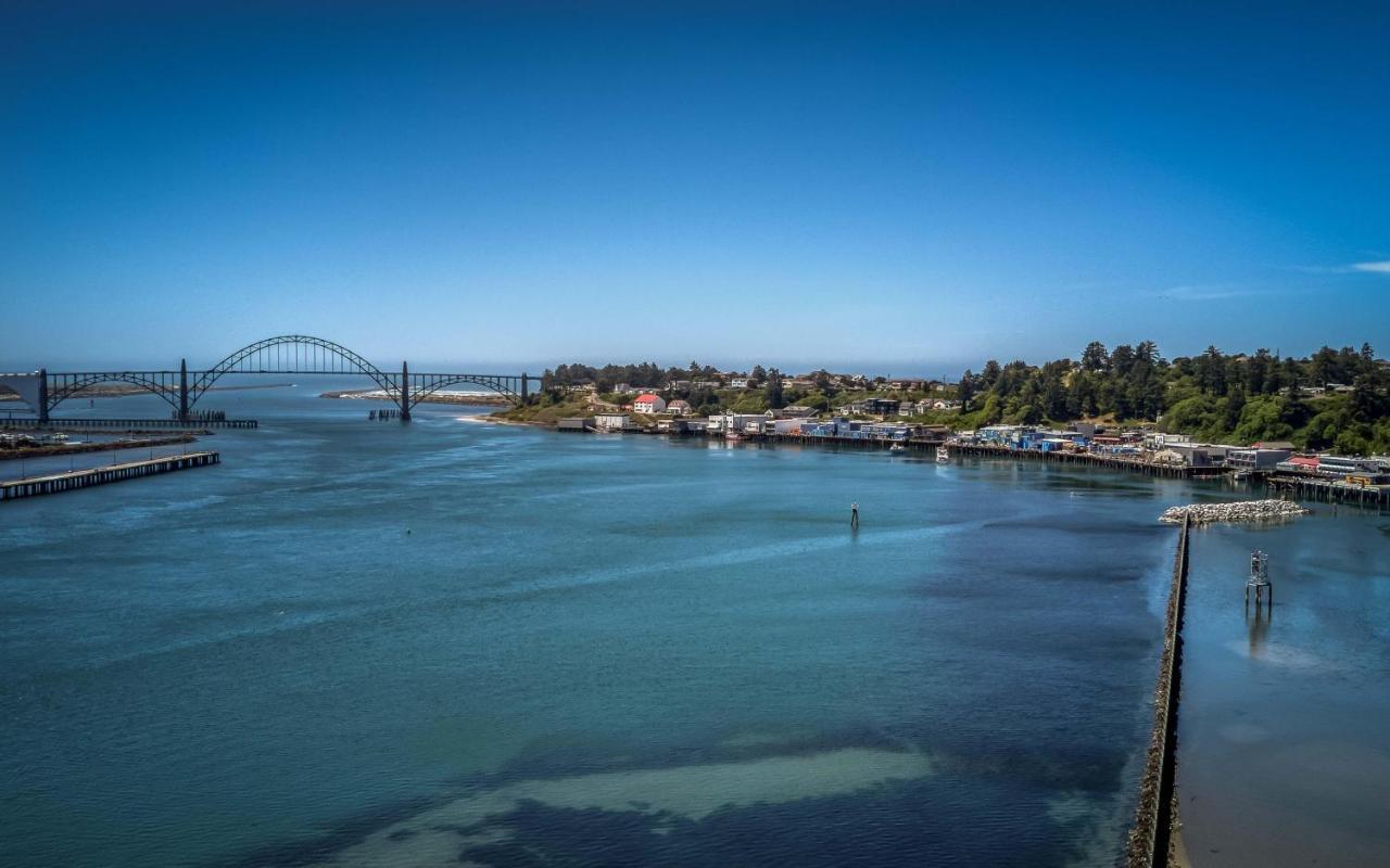 Ocean'S Edge - Anchor Pier Lodge Newport Exterior foto