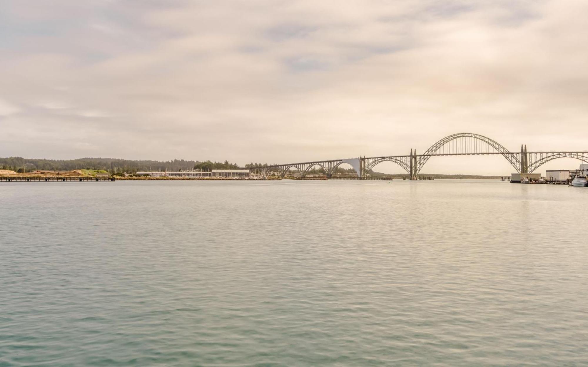 Ocean'S Edge - Anchor Pier Lodge Newport Exterior foto