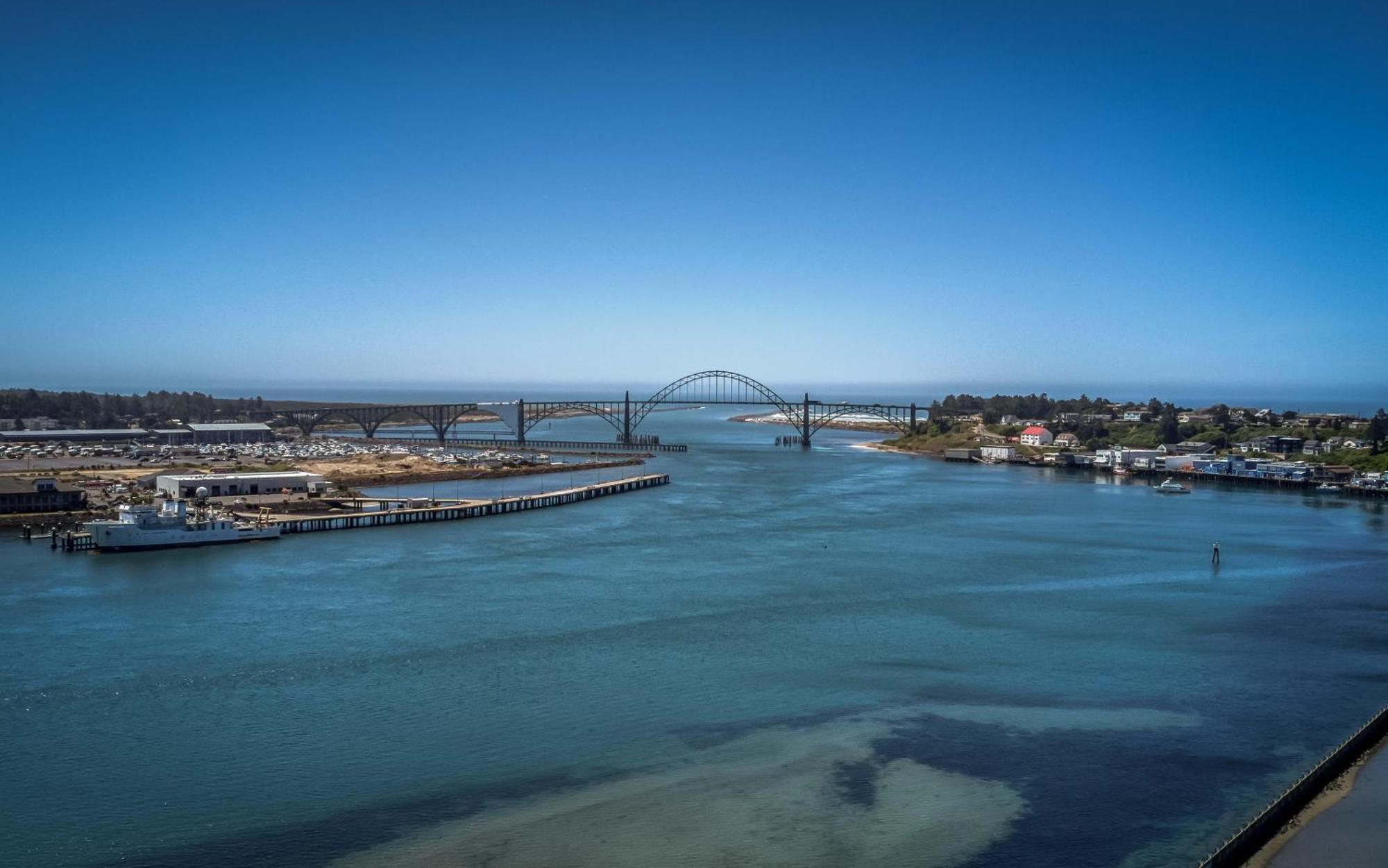 Ocean'S Edge - Anchor Pier Lodge Newport Exterior foto