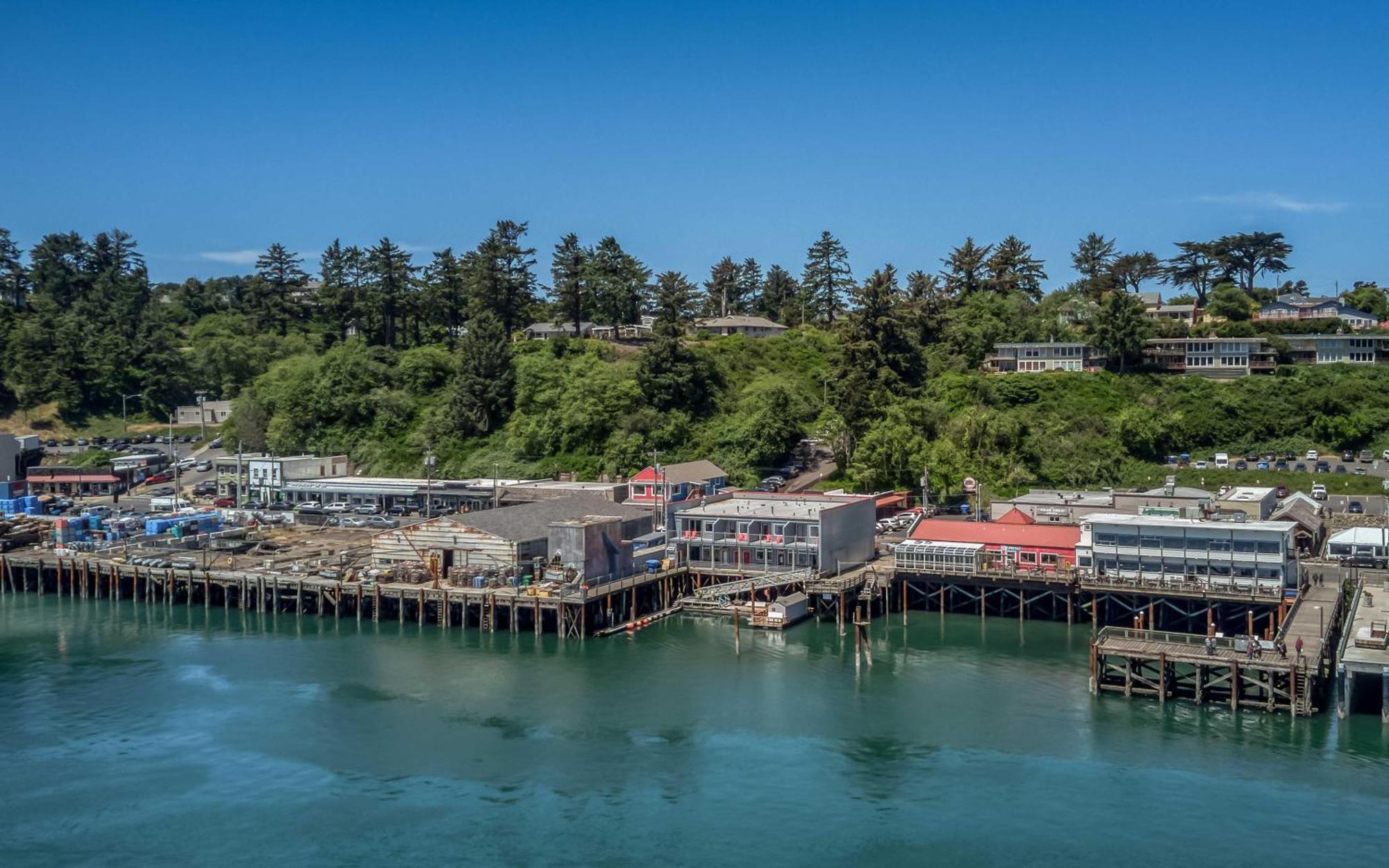 Ocean'S Edge - Anchor Pier Lodge Newport Exterior foto